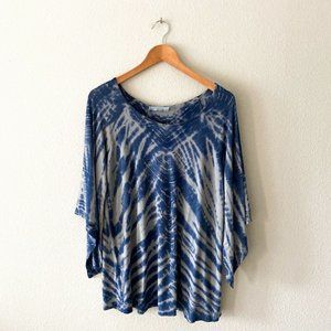 Chatoyant blue cream waterfall sleeve size M